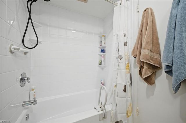 3917 Waterside CT, Virginia Beach, VA 23452