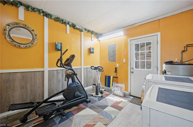 3917 Waterside CT, Virginia Beach, VA 23452