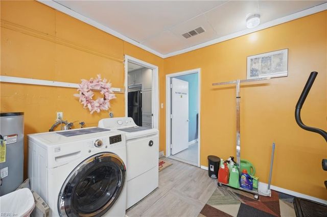 3917 Waterside CT, Virginia Beach, VA 23452