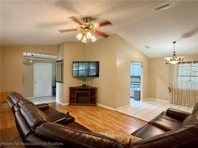 2081 N Cardinal Road, Avon Park, FL 33825