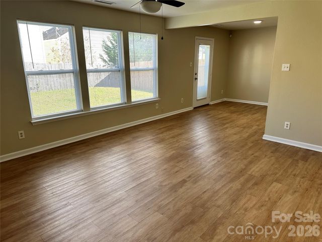3042 Meadow Knoll Drive, Charlotte, NC 28269
