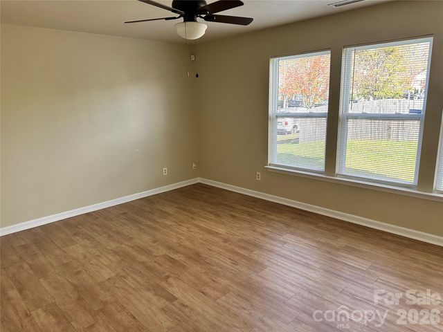 3042 Meadow Knoll Drive, Charlotte, NC 28269