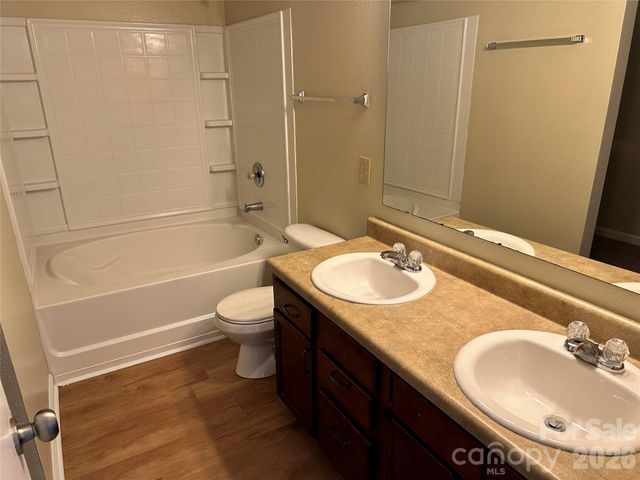 3042 Meadow Knoll Drive, Charlotte, NC 28269