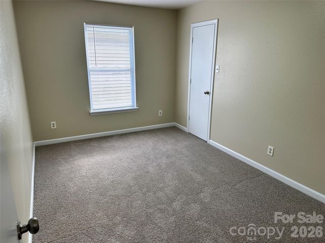 3042 Meadow Knoll Drive, Charlotte, NC 28269