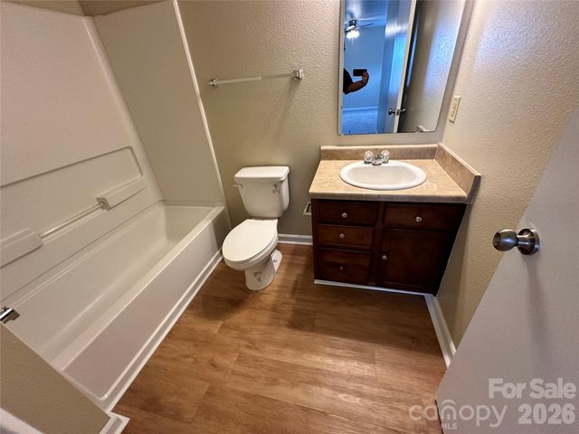 3042 Meadow Knoll Drive, Charlotte, NC 28269