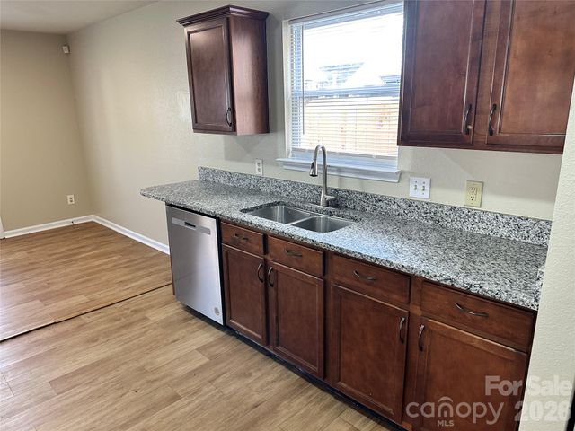 3042 Meadow Knoll Drive, Charlotte, NC 28269