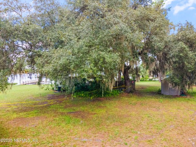 942 STATE RD 20, Interlachen, FL 32148