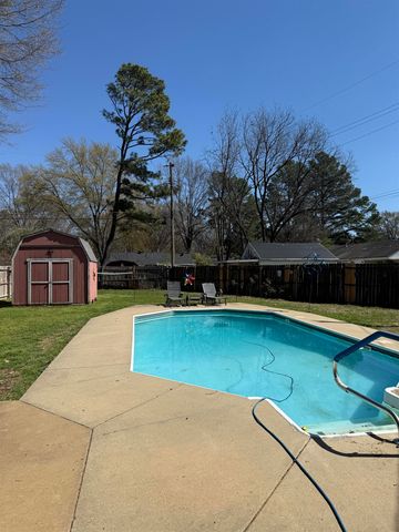 1332 WELLS STATION RD, Memphis, TN 38108