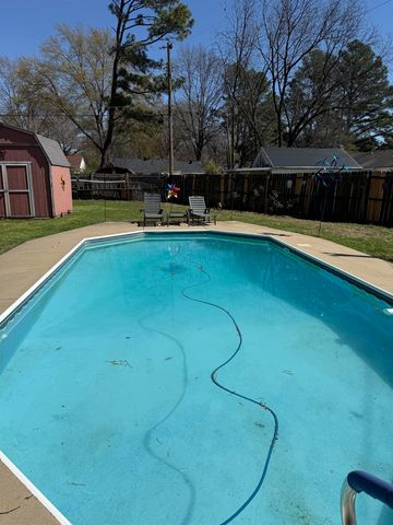 1332 WELLS STATION RD, Memphis, TN 38108