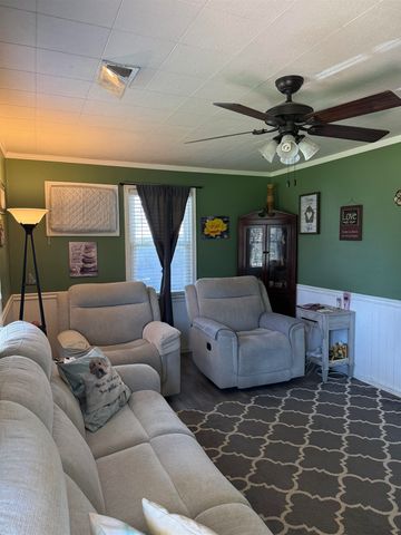 1332 WELLS STATION RD, Memphis, TN 38108