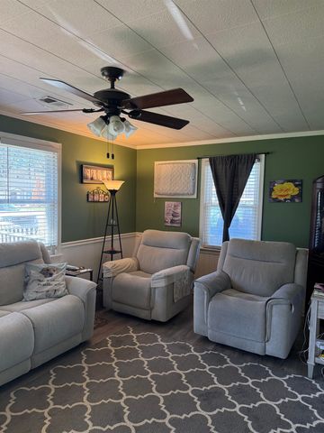 1332 WELLS STATION RD, Memphis, TN 38108