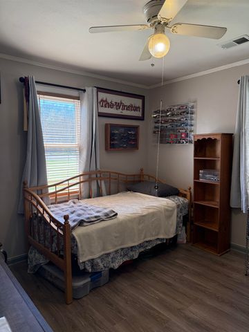 1332 WELLS STATION RD, Memphis, TN 38108