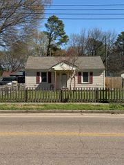 1332 WELLS STATION RD, Memphis, TN 38108