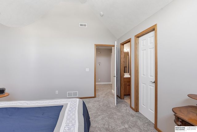 7910 W Brentwood Drive, La Vista, NE 68128