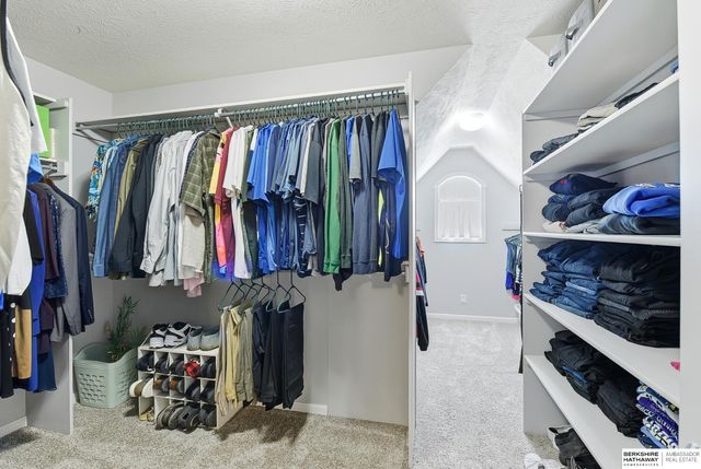 7910 W Brentwood Drive, La Vista, NE 68128