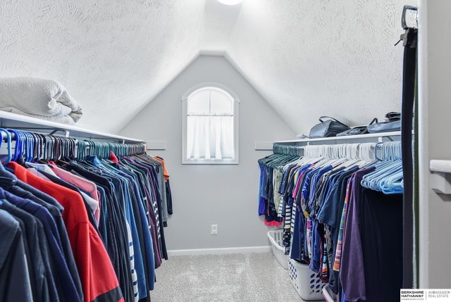 7910 W Brentwood Drive, La Vista, NE 68128