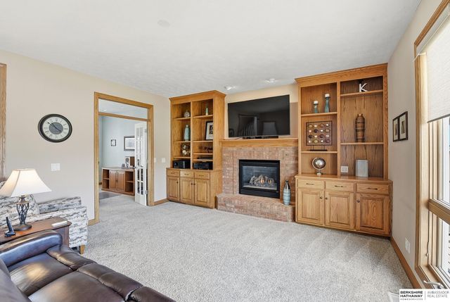 7910 W Brentwood Drive, La Vista, NE 68128