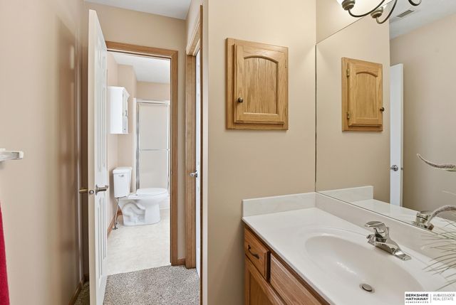 7910 W Brentwood Drive, La Vista, NE 68128