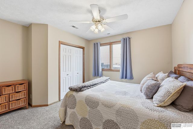 7910 W Brentwood Drive, La Vista, NE 68128