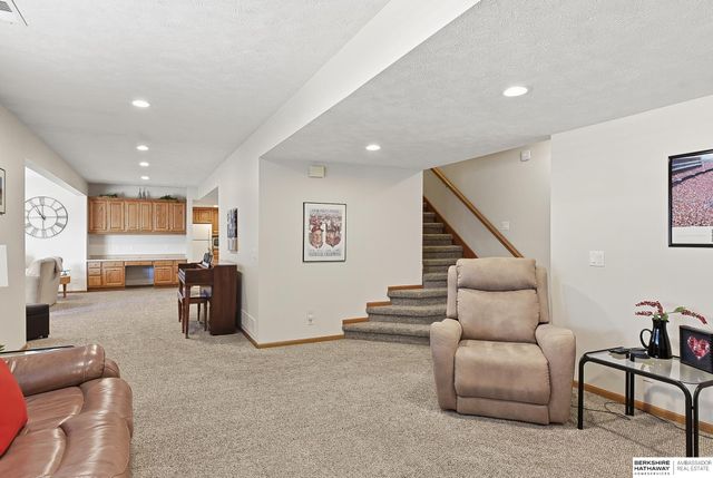 7910 W Brentwood Drive, La Vista, NE 68128