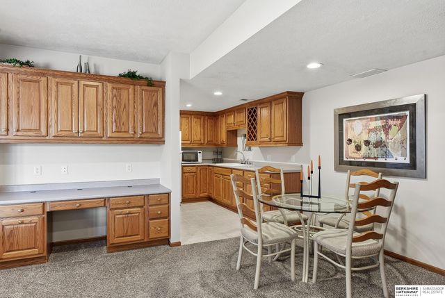 7910 W Brentwood Drive, La Vista, NE 68128