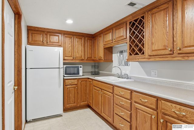 7910 W Brentwood Drive, La Vista, NE 68128