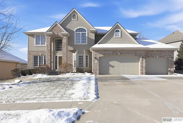 7910 W Brentwood Drive, La Vista, NE 68128