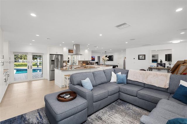 12126 NW 32nd Pl, Coral Springs, FL 33065