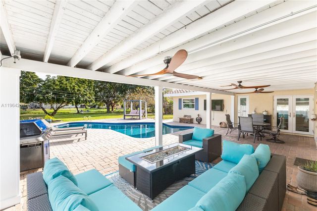 12126 NW 32nd Pl, Coral Springs, FL 33065