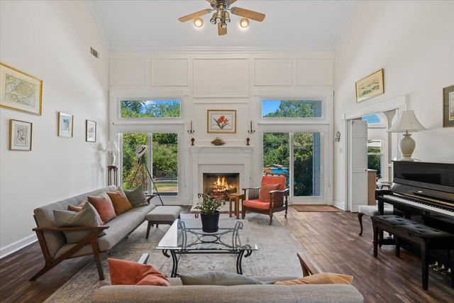 9464 DOE MEADOW DR, Germantown, TN 38139