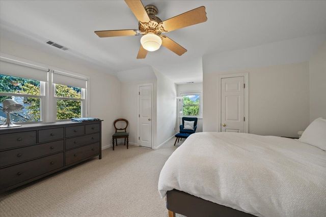 9464 DOE MEADOW DR, Germantown, TN 38139