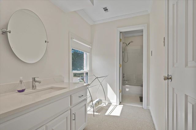 9464 DOE MEADOW DR, Germantown, TN 38139