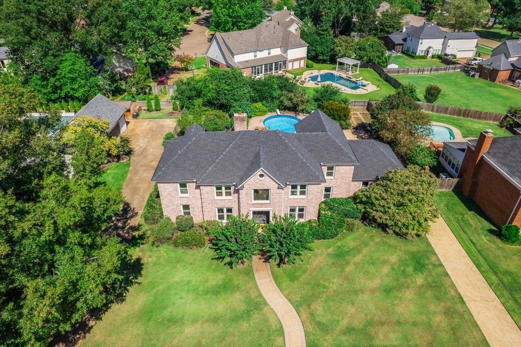 9464 DOE MEADOW DR, Germantown, TN 38139