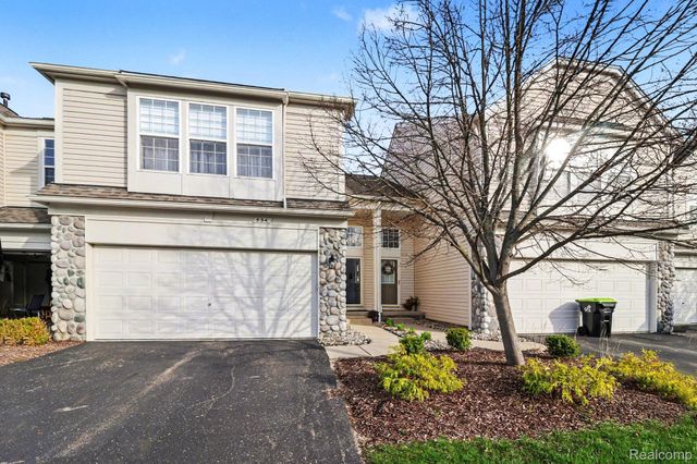 534 Dockside Circle, Holly Township, MI 48442