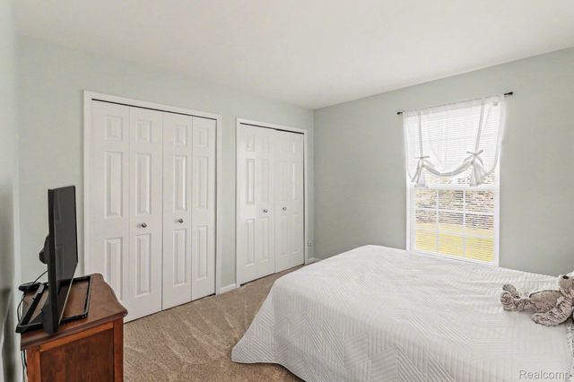 534 Dockside Circle, Holly Township, MI 48442