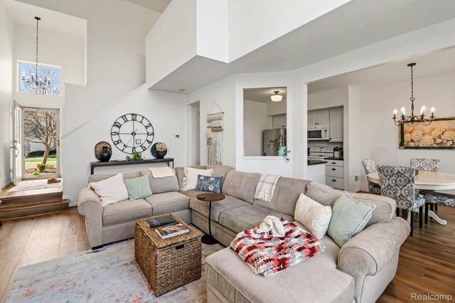 534 Dockside Circle, Holly Township, MI 48442