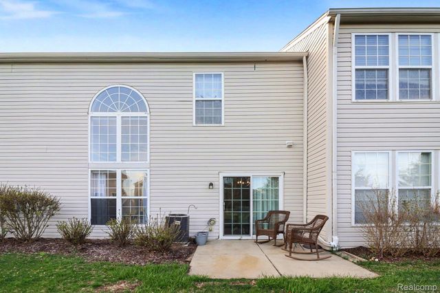 534 Dockside Circle, Holly Township, MI 48442