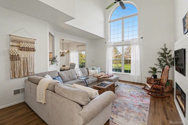 534 Dockside Circle, Holly Township, MI 48442