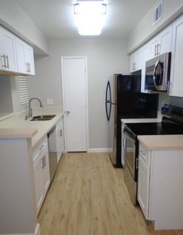 2625 E Indian School Road 131, Phoenix, AZ 85016