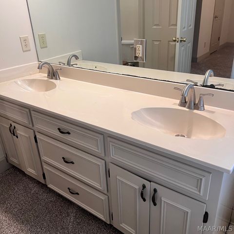 8706 Twelve Oaks Lane, Montgomery, AL 36116