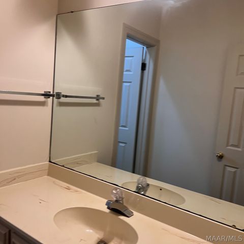 8706 Twelve Oaks Lane, Montgomery, AL 36116