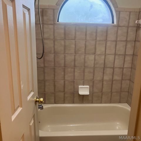 8706 Twelve Oaks Lane, Montgomery, AL 36116