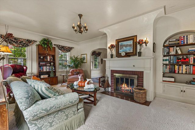 5818 W Valley Forge DRIVE, Milwaukee, WI 53213