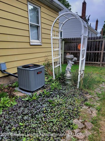 2635 Lasalle Boulevard, Lansing, MI 48912