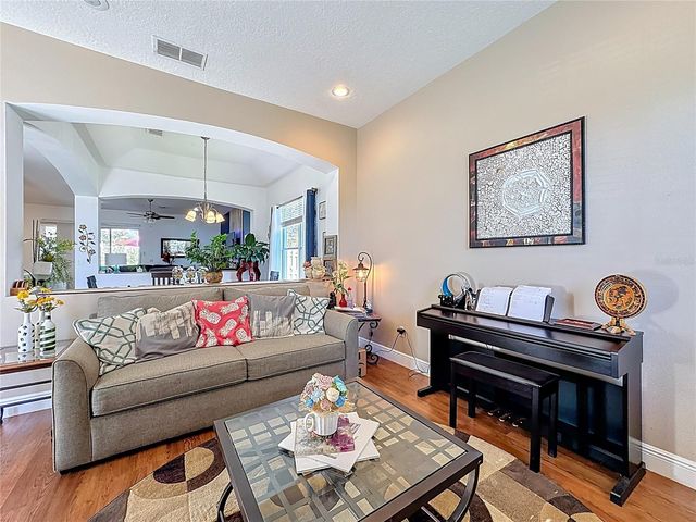 8463 DOVER VIEW LANE, Orlando, FL 32829