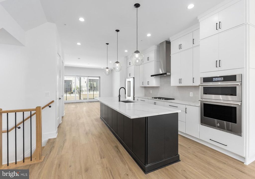 Image 1 of property listing at 8622 ERDEM PL, Chevy Chase, MD 20815