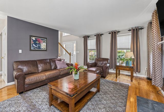 23 Bear Path Lane, Hudson, NH 03051