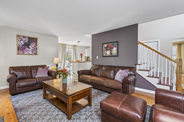 23 Bear Path Lane, Hudson, NH 03051