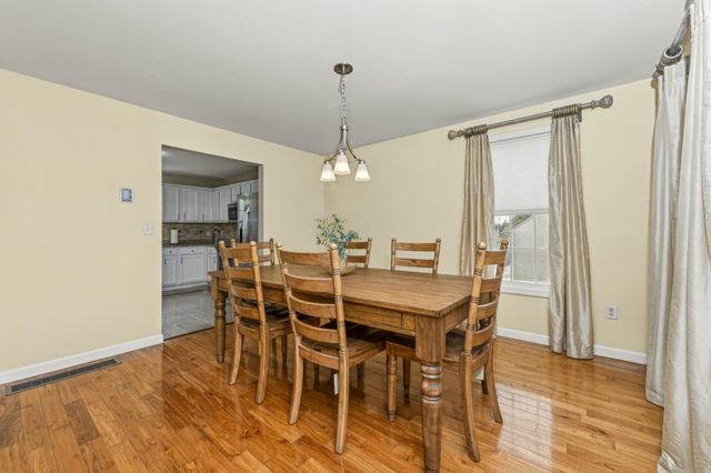 23 Bear Path Lane, Hudson, NH 03051