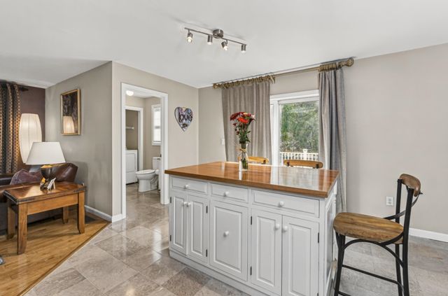 23 Bear Path Lane, Hudson, NH 03051